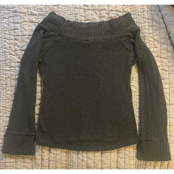 Julie's Closet Gray Off the Shoulders Sweater - Picture 4 of 5